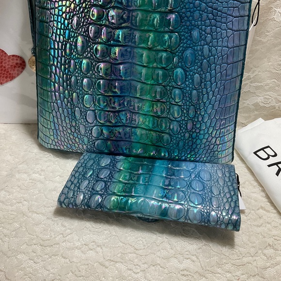 $FIRM$ NWT 3 Pc BRAHMIN BLUE TOPAZ XBODY, VERONICA & ARCTIC BLUE MAGNOLIA - Picture 8 of 8